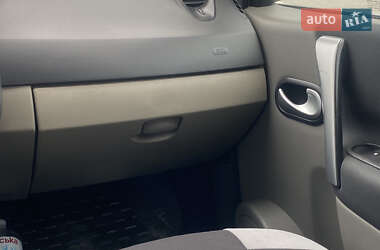 Хэтчбек Renault Megane 2009 в 