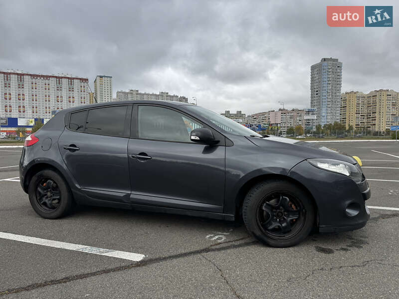 Хэтчбек Renault Megane 2011 в Киеве фото 3 Хэтчбек Renault Megane 2011 в Киеве