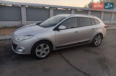 Універсал Renault Megane 2012 в  Універсал Renault Megane 2012 в
