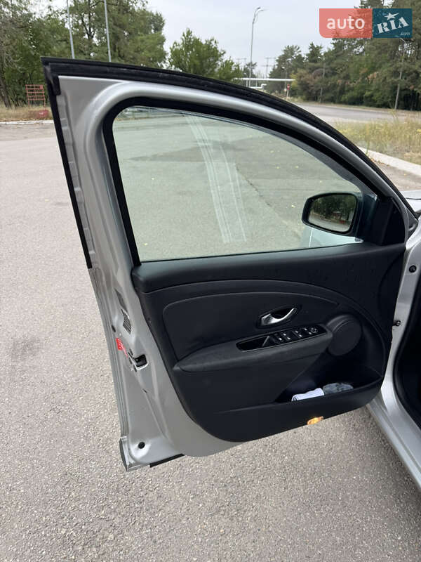 Универсал Renault Megane 2011 в Днепре фото 30 Универсал Renault Megane 2011 в Днепре