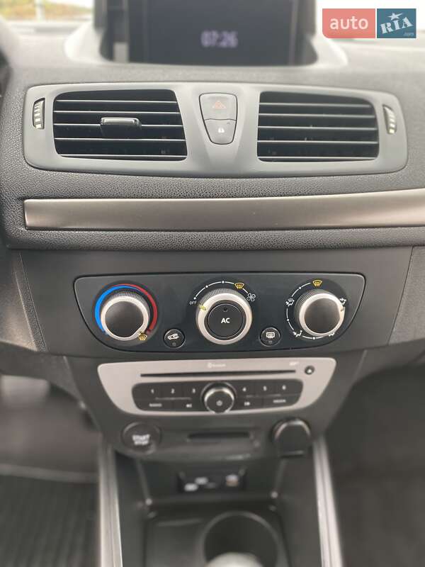 Хетчбек Renault Megane 2014 в Дніпрі фото 33 Хетчбек Renault Megane 2014 в Дніпрі