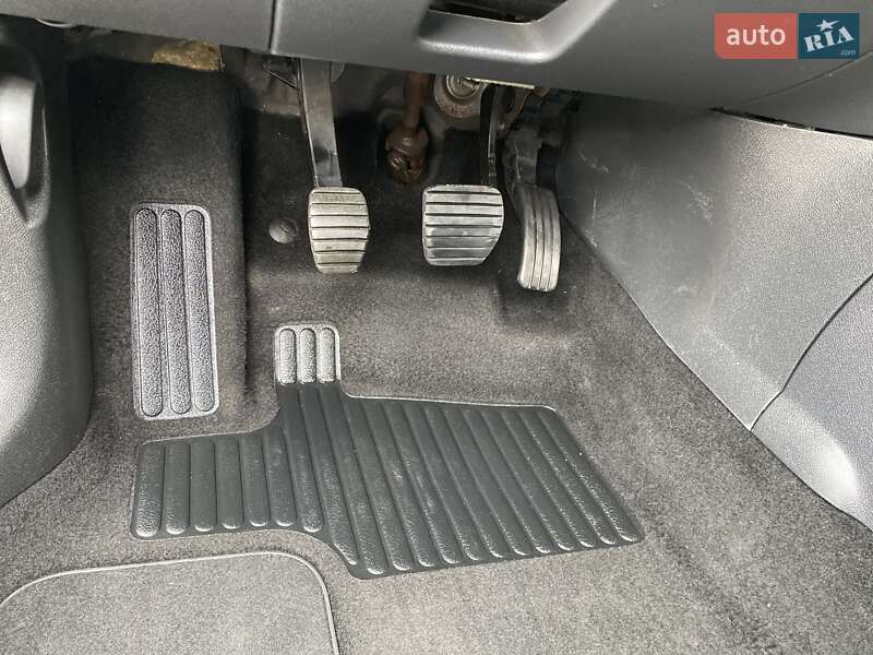 Хетчбек Renault Megane 2014 в Дніпрі фото 42 Хетчбек Renault Megane 2014 в Дніпрі