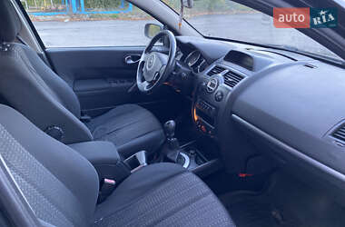 Хетчбек Renault Megane 2006 в  фото 10 Хетчбек Renault Megane 2006 в