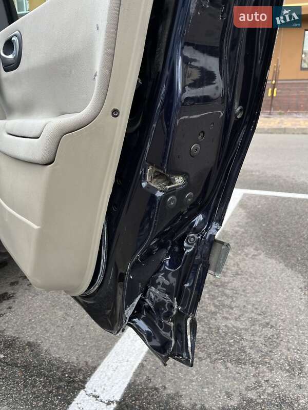 Седан Renault Megane 2007 в Вишневому фото 14 Седан Renault Megane 2007 в Вишневому