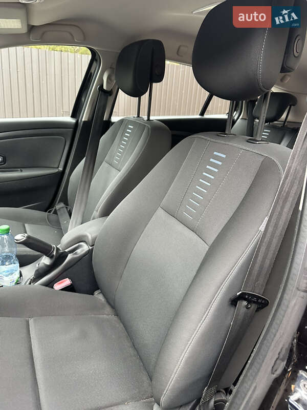 Хетчбек Renault Megane 2010 в Києві фото 15 Хетчбек Renault Megane 2010 в Києві