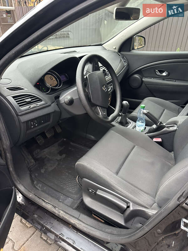 Хетчбек Renault Megane 2010 в Києві фото 21 Хетчбек Renault Megane 2010 в Києві