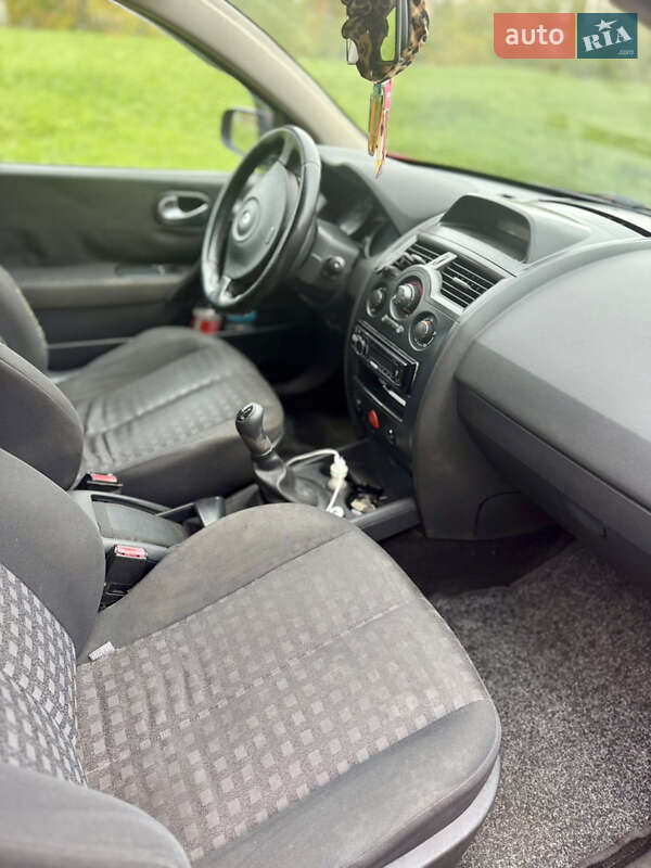 Седан Renault Megane 2006 в Мукачевому