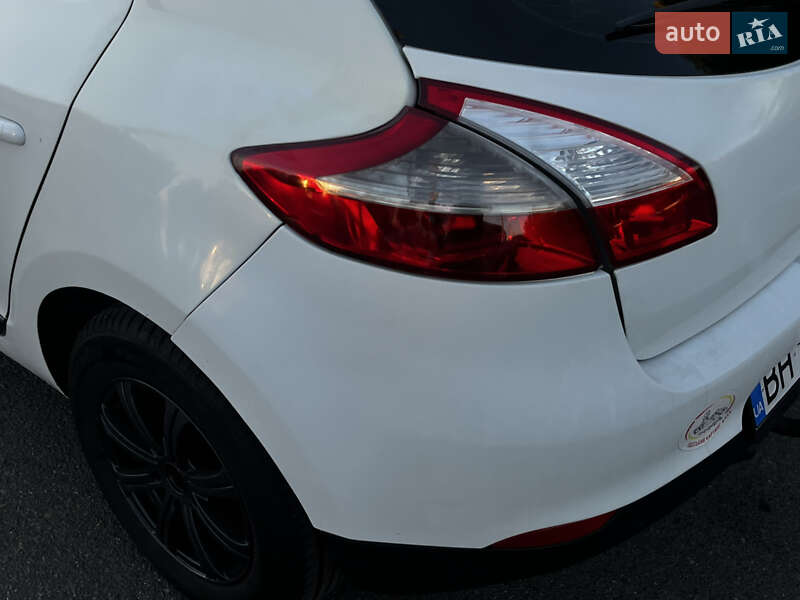 Хетчбек Renault Megane 2013 в Одесі фото 5 Хетчбек Renault Megane 2013 в Одесі