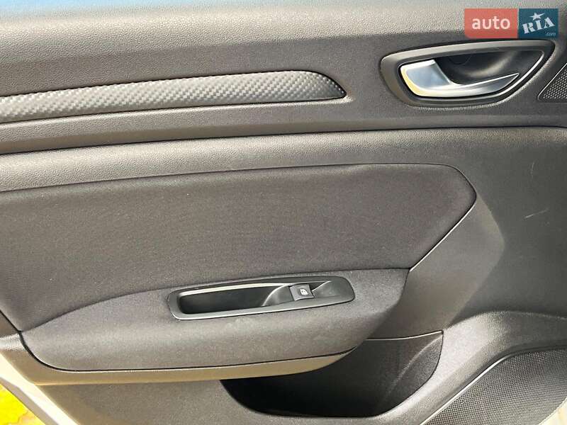 Универсал Renault Megane 2018 в Киеве фото 25 Универсал Renault Megane 2018 в Киеве