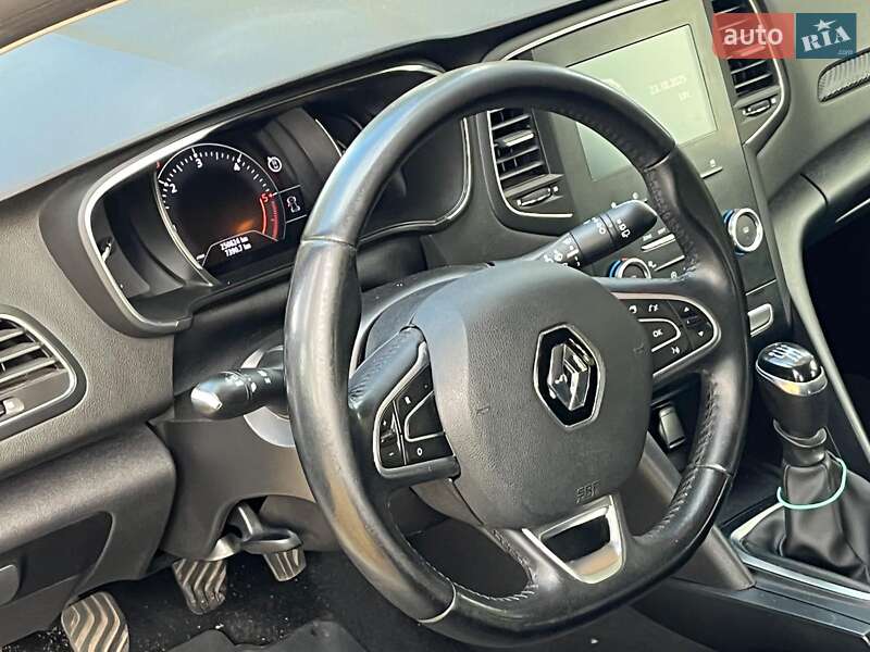 Универсал Renault Megane 2018 в Киеве фото 30 Универсал Renault Megane 2018 в Киеве