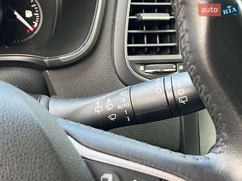 Универсал Renault Megane 2018 в Киеве фото 32 Универсал Renault Megane 2018 в Киеве