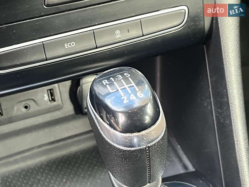 Универсал Renault Megane 2018 в Киеве фото 35 Универсал Renault Megane 2018 в Киеве