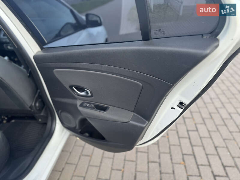 Универсал Renault Megane 2011 в Ровно фото 30 Универсал Renault Megane 2011 в Ровно