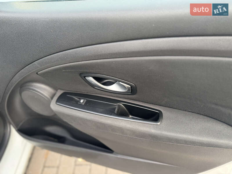 Универсал Renault Megane 2011 в Ровно фото 39 Универсал Renault Megane 2011 в Ровно