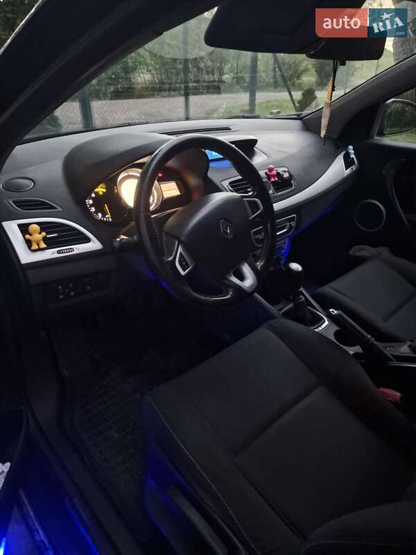 Универсал Renault Megane 2012 в Межгорье фото 16 Универсал Renault Megane 2012 в Межгорье