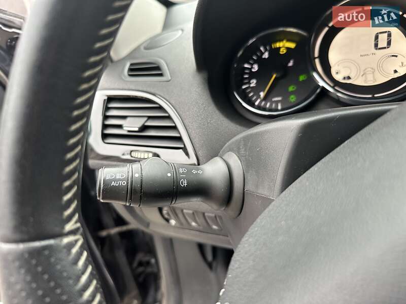 Универсал Renault Megane 2013 в Киеве фото 26 Универсал Renault Megane 2013 в Киеве