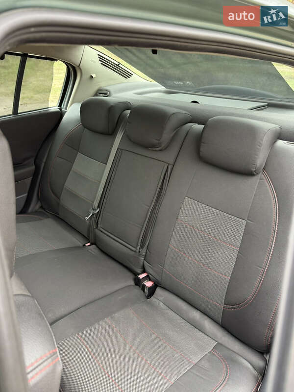 Седан Renault Megane 2005 в Чернигове фото 9 Седан Renault Megane 2005 в Чернигове