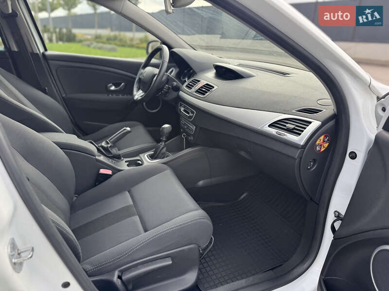 Хэтчбек Renault Megane 2009 в Луцке фото 30 Хэтчбек Renault Megane 2009 в Луцке