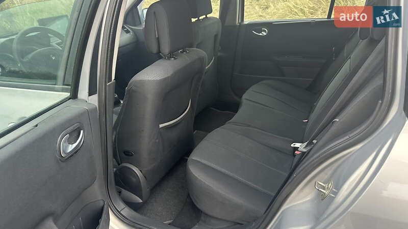 Універсал Renault Megane 2004 в Києві фото 10 Універсал Renault Megane 2004 в Києві