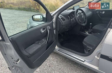 Універсал Renault Megane 2004 в  фото 14 Універсал Renault Megane 2004 в