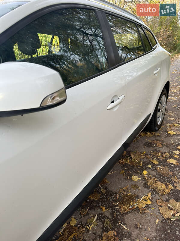Універсал Renault Megane 2010 в Радивиліві фото 11 Універсал Renault Megane 2010 в Радивиліві