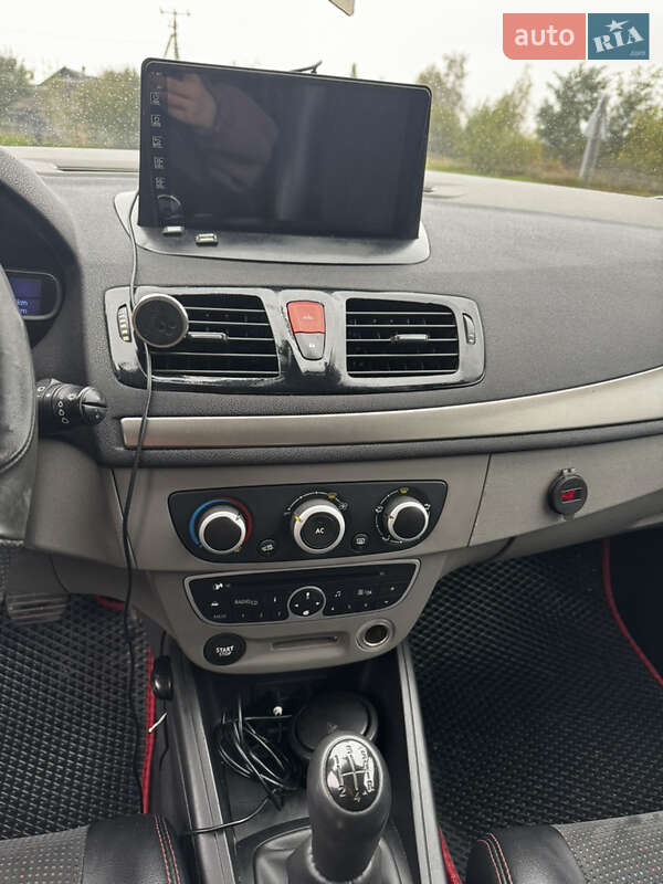 Хэтчбек Renault Megane 2010 в Изяславе