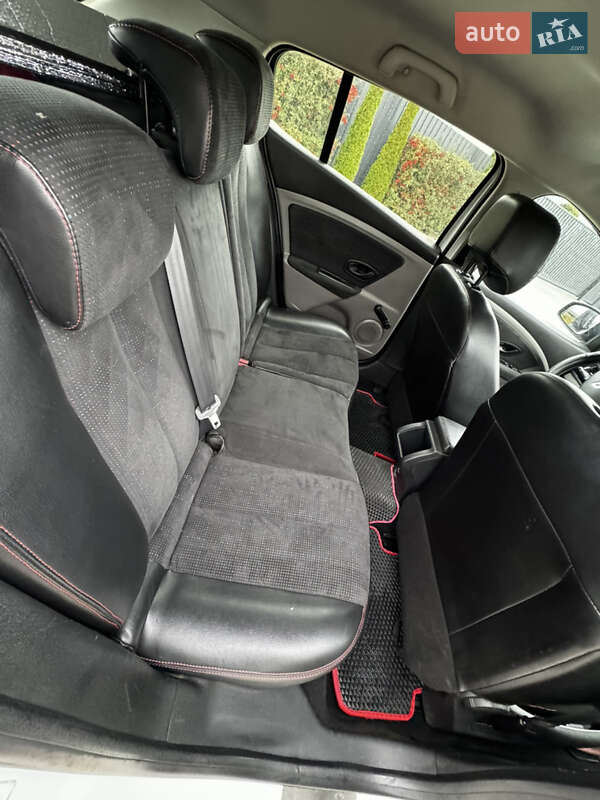 Хэтчбек Renault Megane 2010 в Изяславе