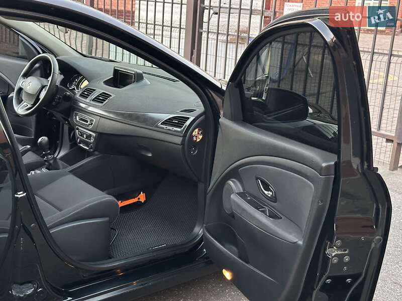 Универсал Renault Megane 2012 в Николаеве фото 35 Универсал Renault Megane 2012 в Николаеве