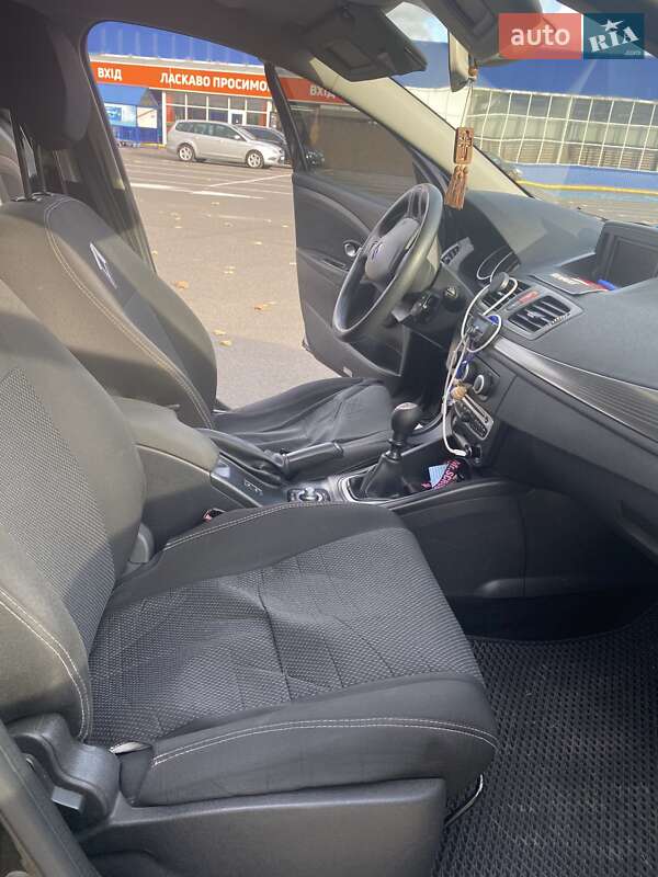 Универсал Renault Megane 2010 в Луцке фото 6 Универсал Renault Megane 2010 в Луцке