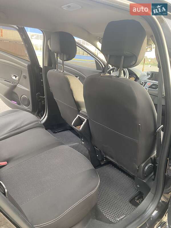 Универсал Renault Megane 2010 в Луцке фото 12 Универсал Renault Megane 2010 в Луцке
