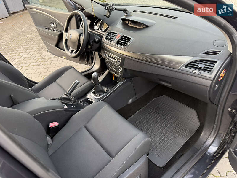 Универсал Renault Megane 2011 в Нововолынске фото 18 Универсал Renault Megane 2011 в Нововолынске