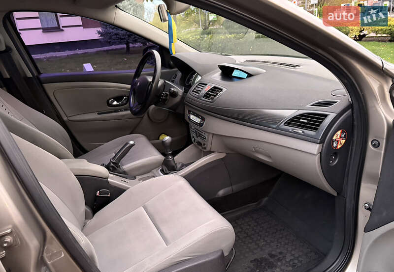 Универсал Renault Megane 2010 в Кременчуге фото 27 Универсал Renault Megane 2010 в Кременчуге