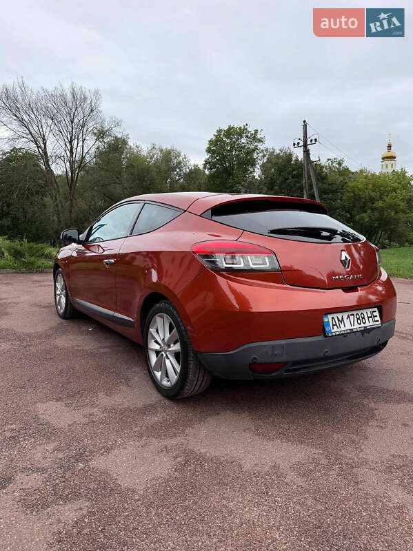 Купе Renault Megane 2009 в Коростене