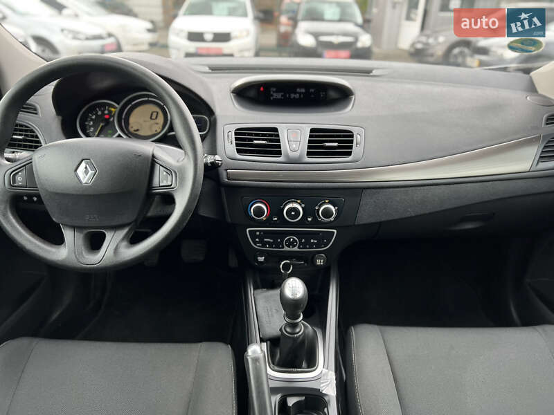 Универсал Renault Megane 2011 в Староконстантинове