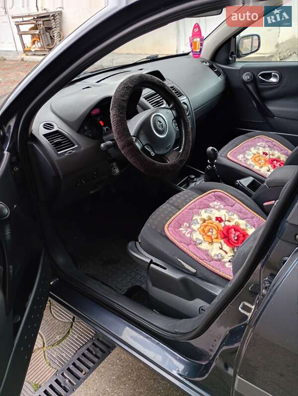 Хэтчбек Renault Megane 2006 в Снятине фото 15 Хэтчбек Renault Megane 2006 в Снятине