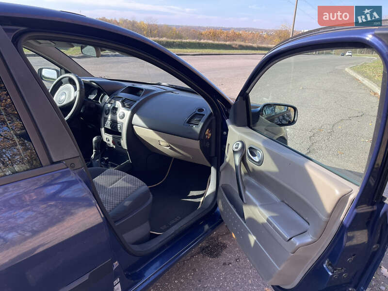 Хэтчбек Renault Megane 2003 в Смеле