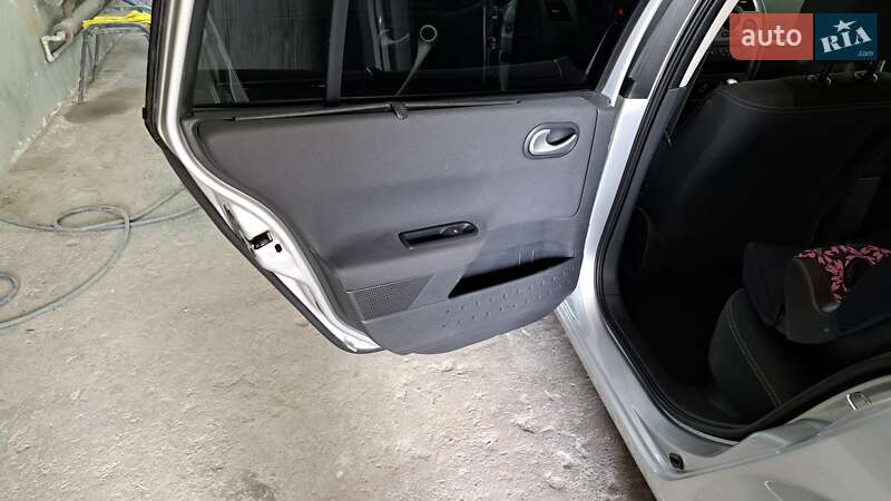 Универсал Renault Megane 2008 в Кривом Роге фото 45 Универсал Renault Megane 2008 в Кривом Роге