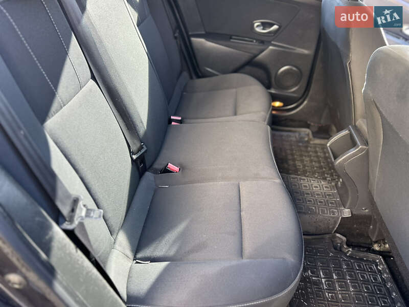 Универсал Renault Megane 2011 в Киеве фото 9 Универсал Renault Megane 2011 в Киеве