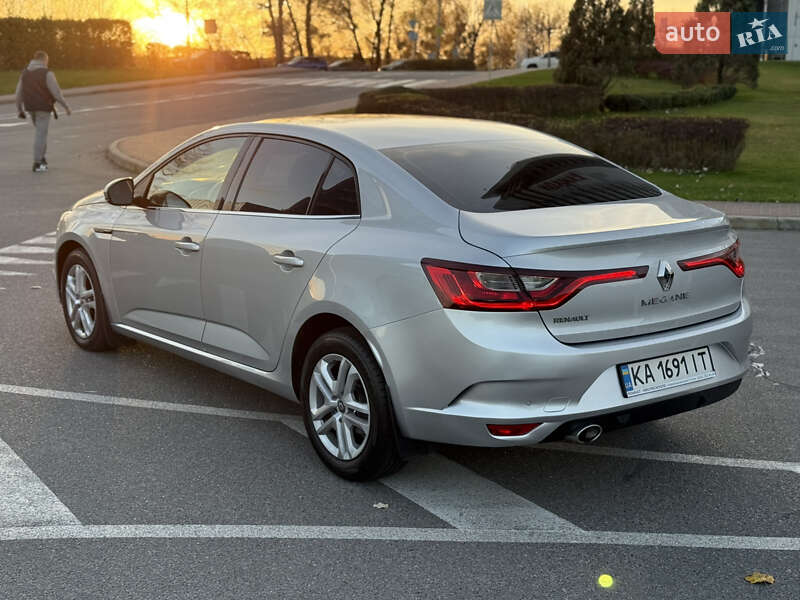 Седан Renault Megane 2018 в Киеве