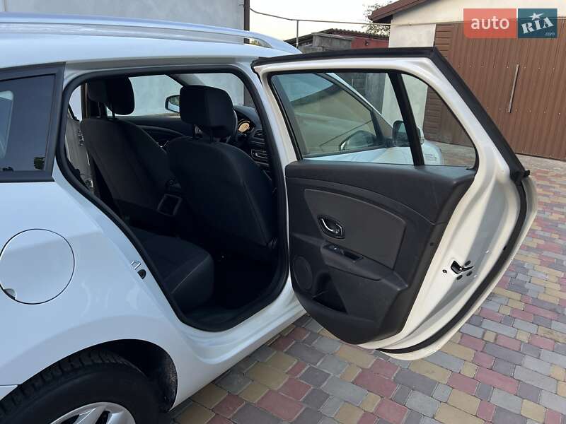 Универсал Renault Megane 2013 в Ровно фото 26 Универсал Renault Megane 2013 в Ровно