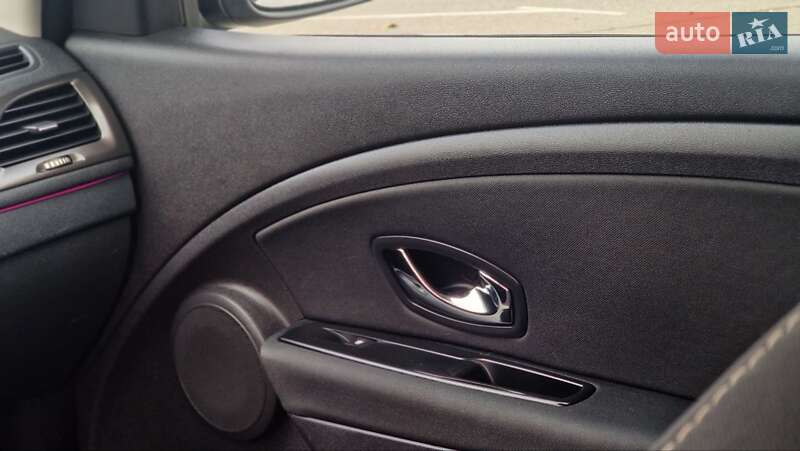 Хэтчбек Renault Megane 2014 в Киеве фото 23 Хэтчбек Renault Megane 2014 в Киеве
