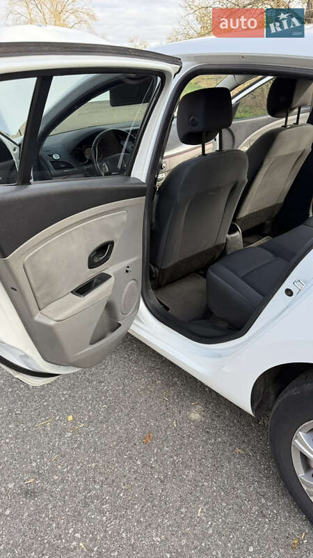 Хэтчбек Renault Megane 2010 в Киеве фото 22 Хэтчбек Renault Megane 2010 в Киеве