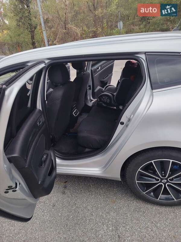 Универсал Renault Megane 2017 в Киеве