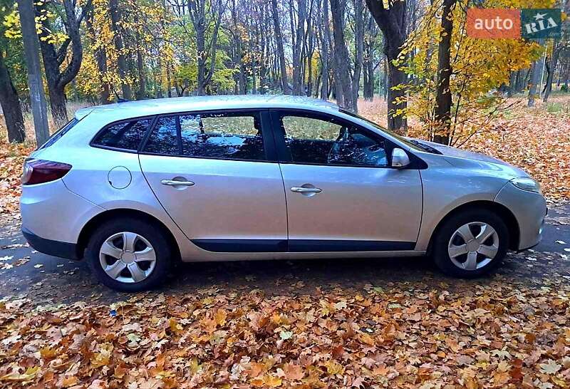 Универсал Renault Megane 2010 в Глухове