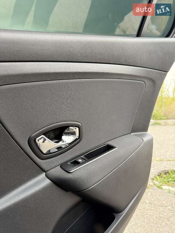 Универсал Renault Megane 2013 в Червонознаменке фото 55 Универсал Renault Megane 2013 в Червонознаменке