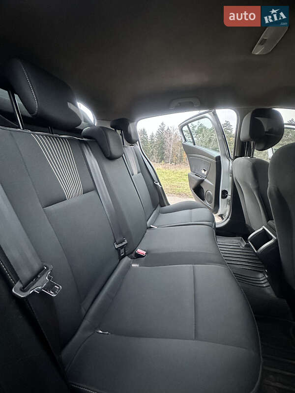 Хэтчбек Renault Megane 2010 в Тростянце фото 12 Хэтчбек Renault Megane 2010 в Тростянце