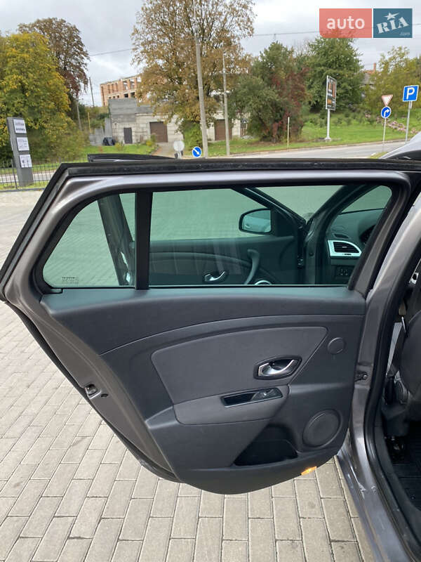 Универсал Renault Megane 2011 в Ровно фото 25 Универсал Renault Megane 2011 в Ровно