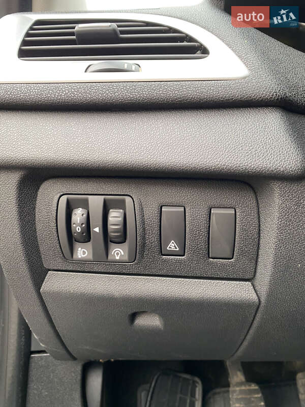 Универсал Renault Megane 2011 в Ровно фото 30 Универсал Renault Megane 2011 в Ровно