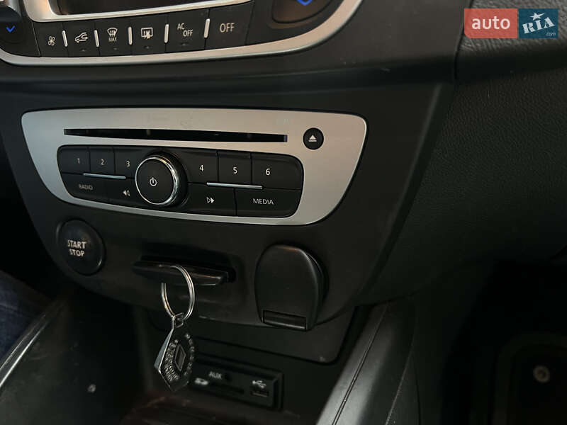 Универсал Renault Megane 2014 в Киеве фото 34 Универсал Renault Megane 2014 в Киеве