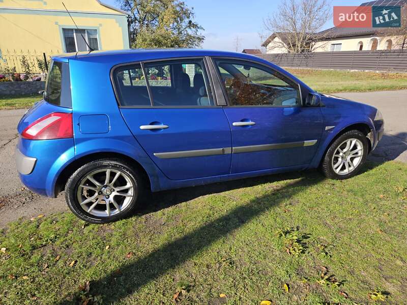 Хэтчбек Renault Megane 2003 в Семеновке фото 3 Хэтчбек Renault Megane 2003 в Семеновке